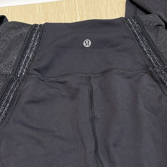 Lululemon power lines - Picture 2 of 5